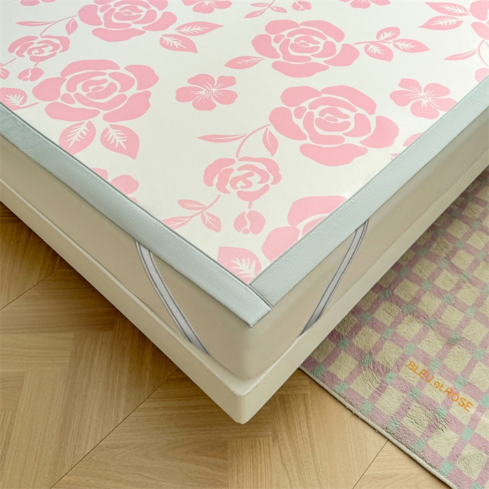 91家纺网 家纺一手货源 找家纺 雯豆2025春夏新款碳光冰丝席三件套A类凉感印花三明治凉席 碳光冰丝席-绑带款-温语-1