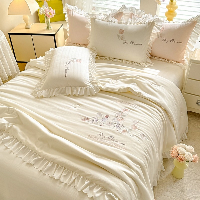 91家纺网 家纺一手货源 找家纺 绒世界 绒世界 2025针织提花绣花小清新夏被四件套 童话-奶白