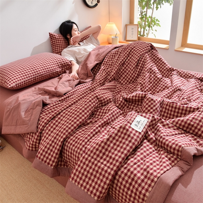 91家纺网 家纺一手货源 找家纺 凡心2025新款包检测假一罚十 百分百棉花填充 夏凉被空调被可机洗直播可过质检 酒红格