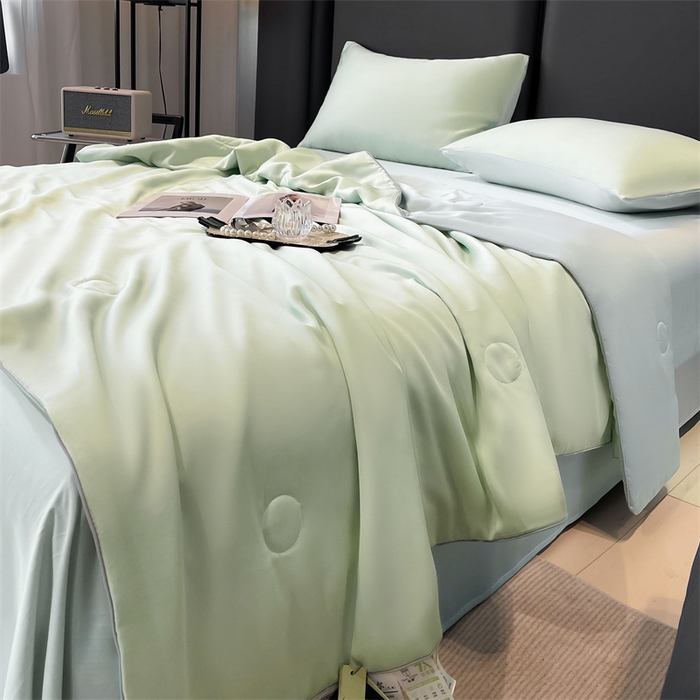91家纺网 家纺一手货源 找家纺 雯豆天丝夏被纯色拼色A类莱赛尔凉感被子轻奢夏凉被子四件套 洛神珠-浅艾绿+天空蓝