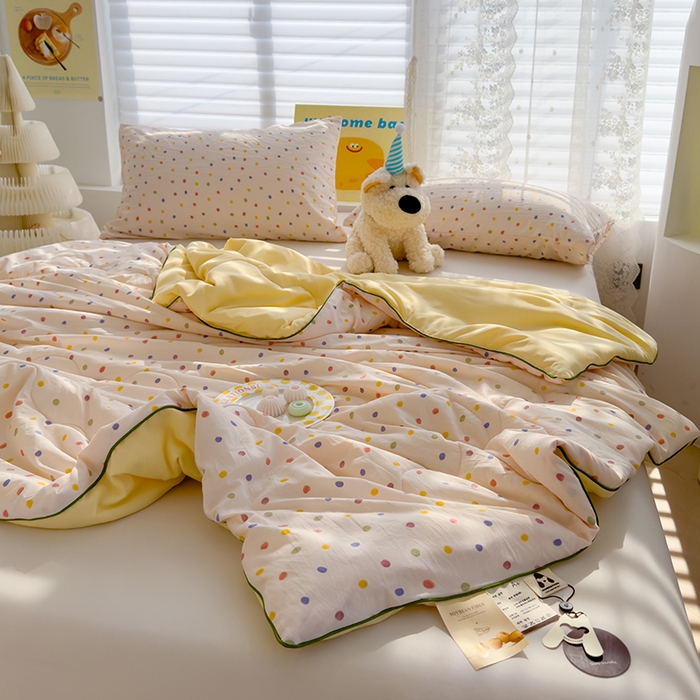 91家纺网 家纺一手货源 找家纺 弗苓家纺 2025新款A类皱皱纱印花夏被 奶油波点