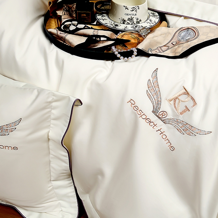 91家纺网 家纺一手货源 找家纺 2025新款120S60支双股贡缎长绒棉刺绣花四件套纯棉全棉100%棉轻奢时尚 圣玛丽亚-奶油白