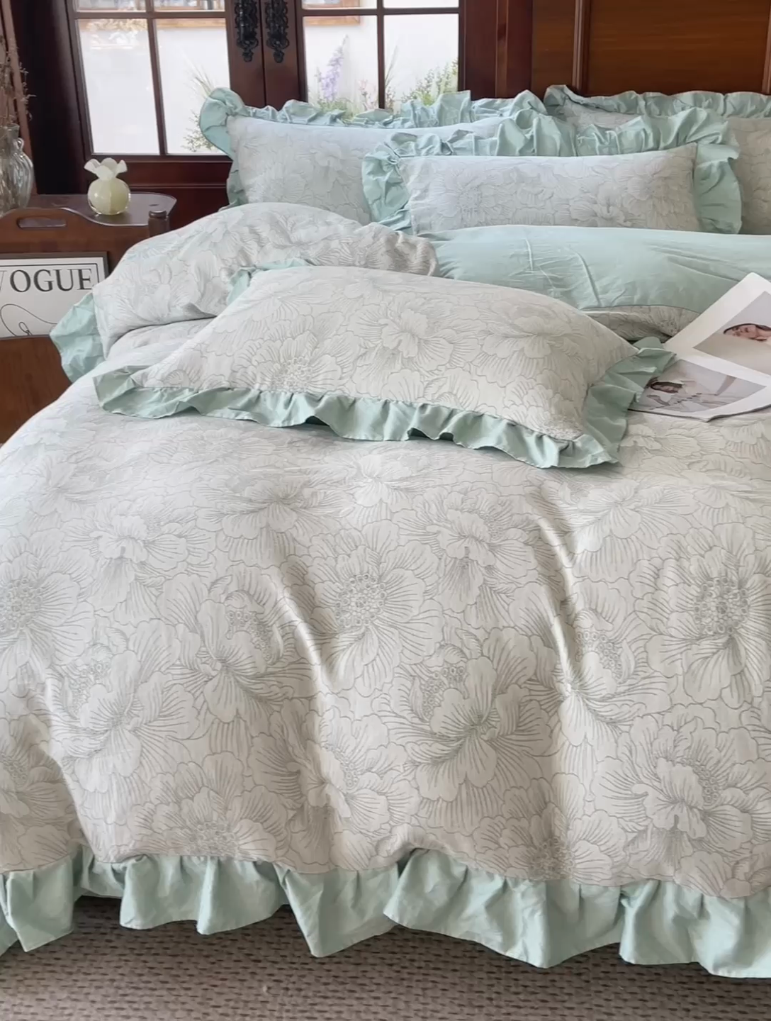 91家纺网 家纺一手货源 找家纺 锦格家纺 2025年春夏新款A类全棉纯棉色织三层纱提花四件套 漫香花羽-绿