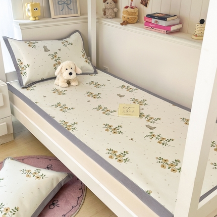 川悦生活2025新款600D立体宽边印花冰丝席学生床 春日花钿