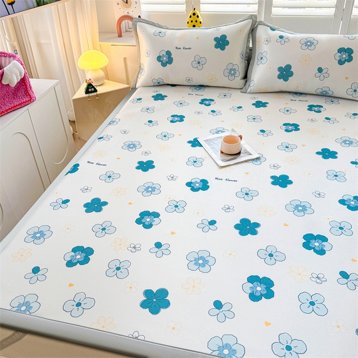 91家纺网 家纺一手货源 找家纺 雯豆2025春夏新款碳光冰丝席三件套A类凉感印花三明治凉席 碳光冰丝席-绑带款-漫雨-1