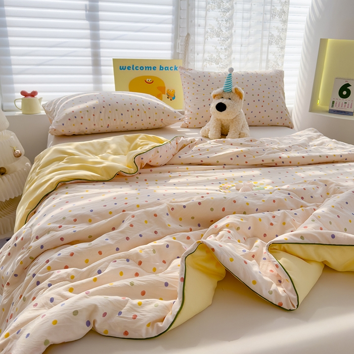 91家纺网 家纺一手货源 找家纺 弗苓家纺 2025新款A类皱皱纱印花夏被 奶油波点