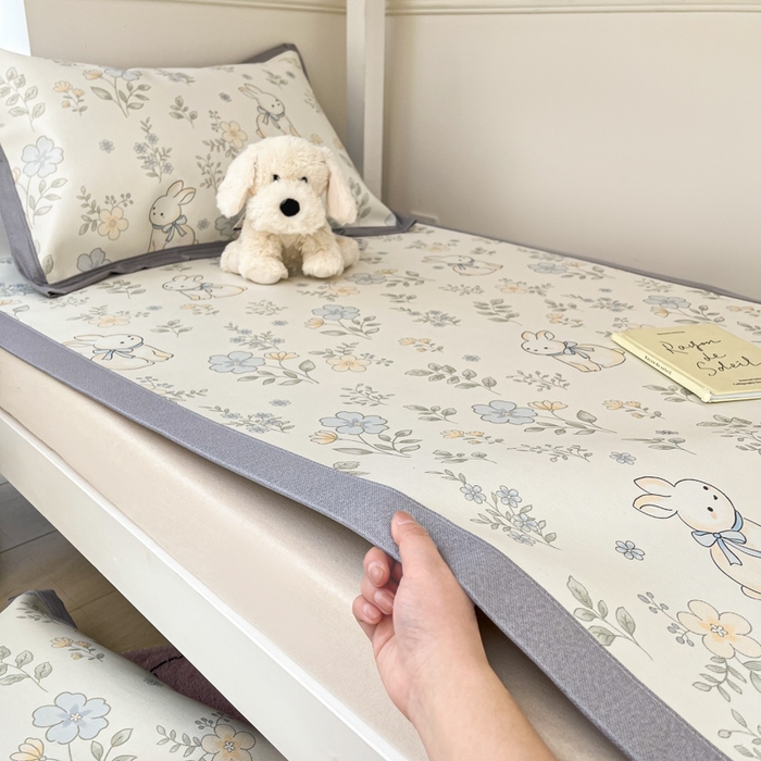 91家纺网 家纺一手货源 找家纺 川悦生活2025新款600D立体宽边印花冰丝席学生床 兰花小园