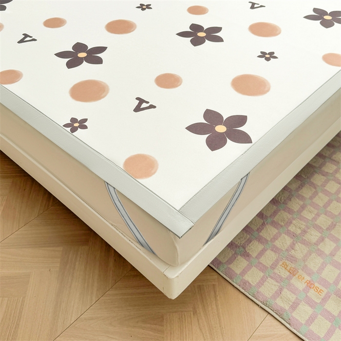 91家纺网 家纺一手货源 找家纺 雯豆2025春夏新款碳光冰丝席三件套A类凉感印花三明治凉席 碳光冰丝席-绑带款-五瓣花