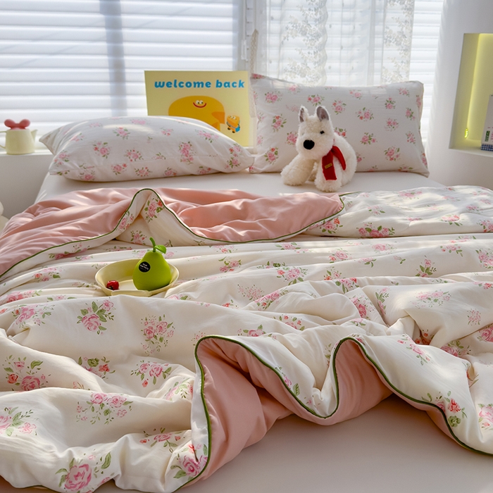 91家纺网 家纺一手货源 找家纺 弗苓家纺 2025新款A类皱皱纱印花夏被 粉茸花