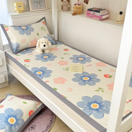 川悦生活2025新款600D立体宽边印花冰丝席学生床 blue奶花-米白