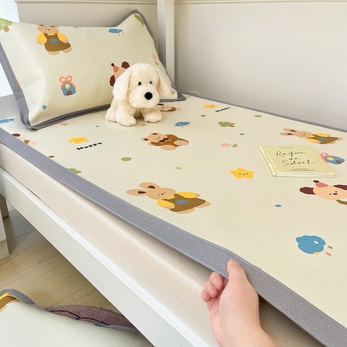 91家纺网 家纺一手货源 找家纺 川悦生活2025新款600D立体宽边印花冰丝席学生床 咔吉