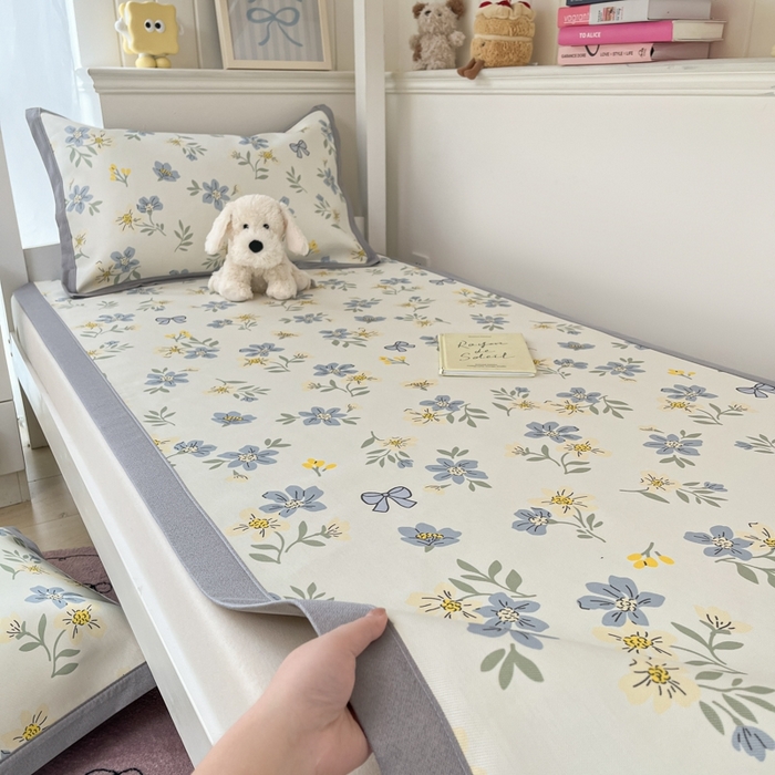 91家纺网 家纺一手货源 找家纺 川悦生活2025新款600D立体宽边印花冰丝席学生床 花月青啬