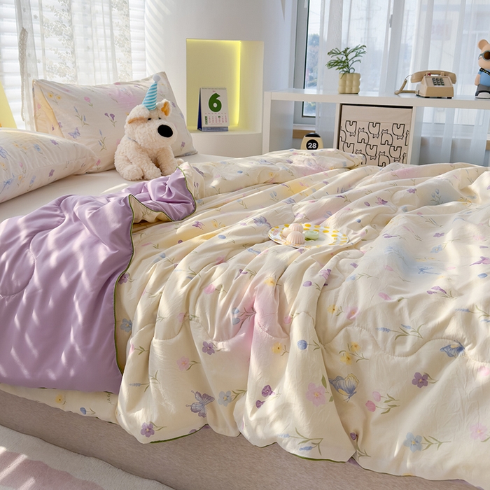 91家纺网 家纺一手货源 找家纺 弗苓家纺 2025新款A类皱皱纱印花夏被 南风轻拂