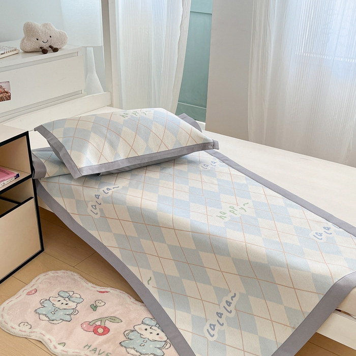 91家纺网 家纺一手货源 找家纺 川悦生活2025新款小清新冰藤席学生款 方阔天气