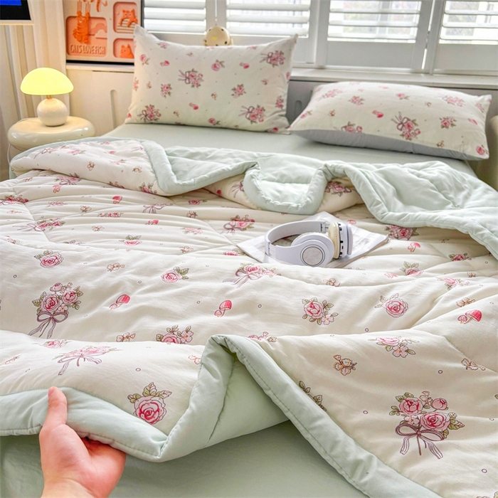 91家纺网 家纺一手货源 找家纺   壹张床  2025新款A类针织棉双层纱100%新疆棉花夏凉被《包检测》（提供买家秀） 春日蘑菇