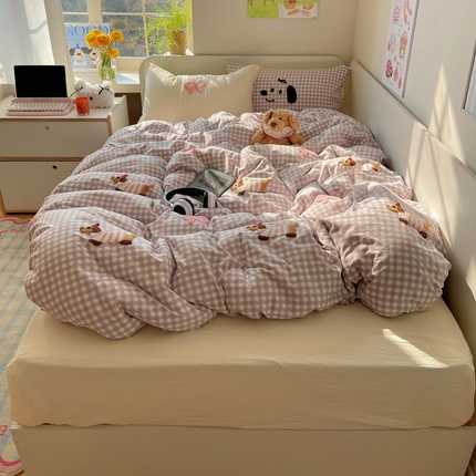 91家纺网 家纺一手货源 找家纺 （总）顾里 2025新款蝴蝶结腊肠狗毛巾绣云朵棉四件套