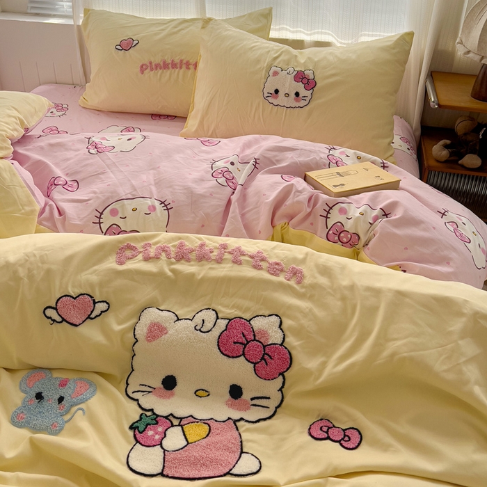 91家纺网 家纺一手货源 找家纺 罗亿家纺 2025新款云朵棉可爱毛巾绣系列四件套 可爱小猫-黄