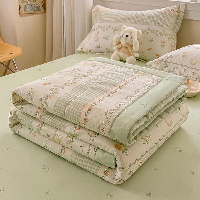 91家纺网 家纺一手货源 找家纺 梦依依 2025新款小清新印花系列里外全棉棉花被夏被四件套 花宠乐章