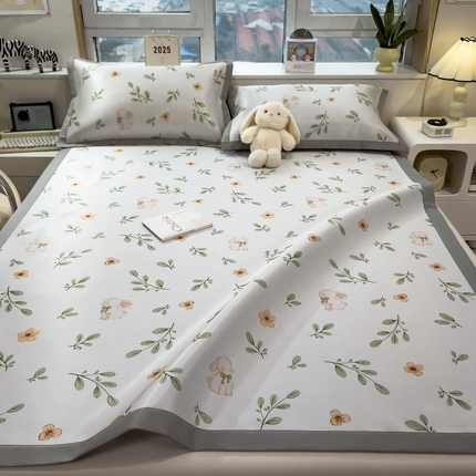 91家纺网 家纺一手货源 找家纺 丝羽坊 2025新款小版印花冰丝凉席平铺床席款冰丝席碳光冰丝凉席 绿叶