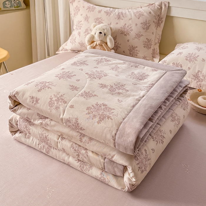 91家纺网 家纺一手货源 找家纺 梦依依 2025新款小清新印花系列里外全棉棉花被夏被四件套 花沐