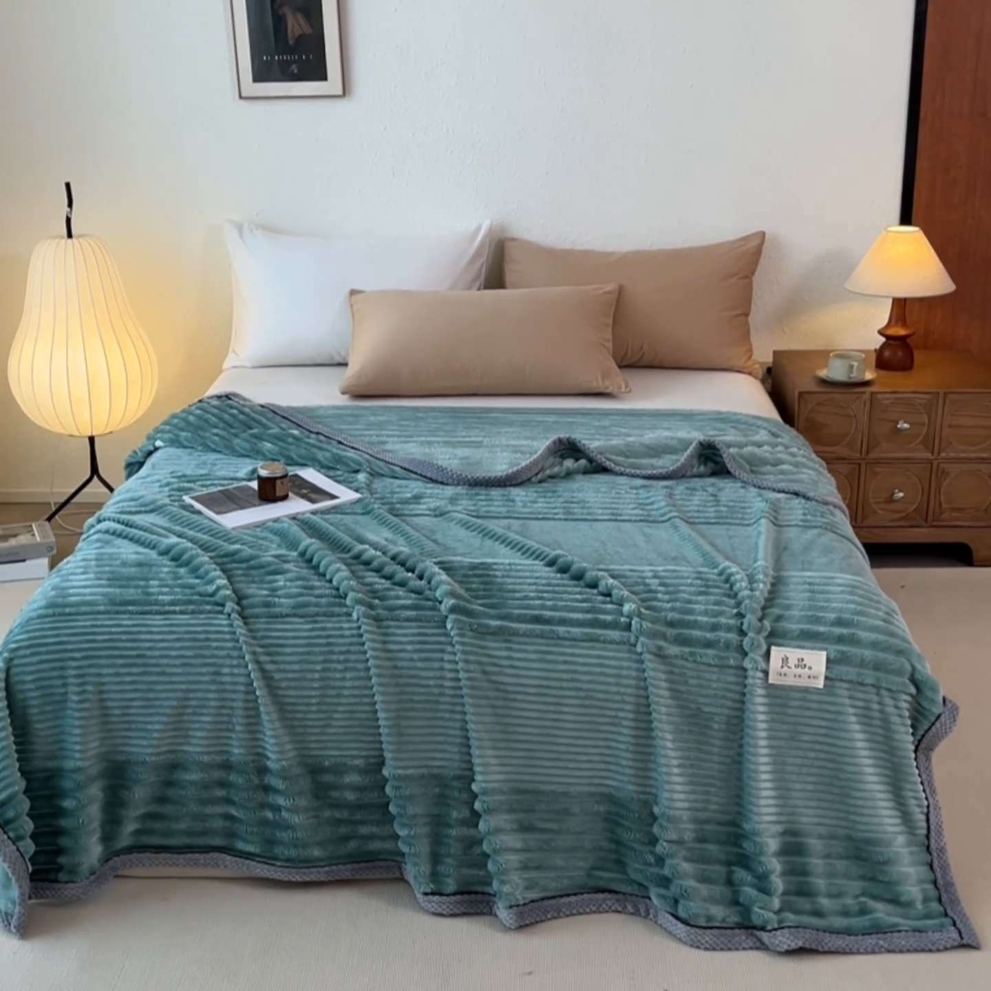 91家纺网 家纺一手货源 找家纺 澳梵家居 2025新款魔法绒糯糯绒提花抽条毛毯盖毯 简约-黛蓝