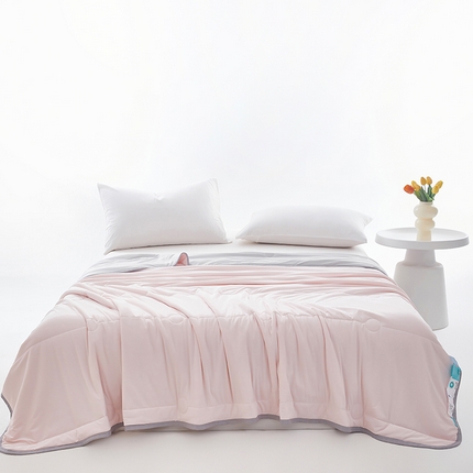 91家纺网 家纺一手货源 找家纺 联林2025新款纯色针织凉感丝空调被详情 桃花粉-灰