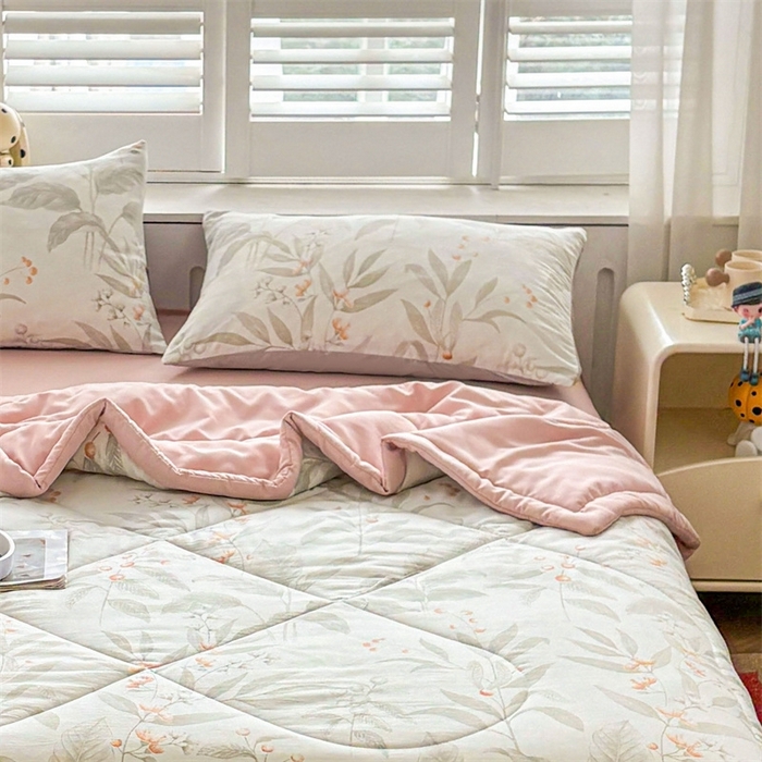 91家纺网 家纺一手货源 找家纺   壹张床  2025新款A类针织棉双层纱100%新疆棉花夏凉被《包检测》（提供买家秀） 秋日果实