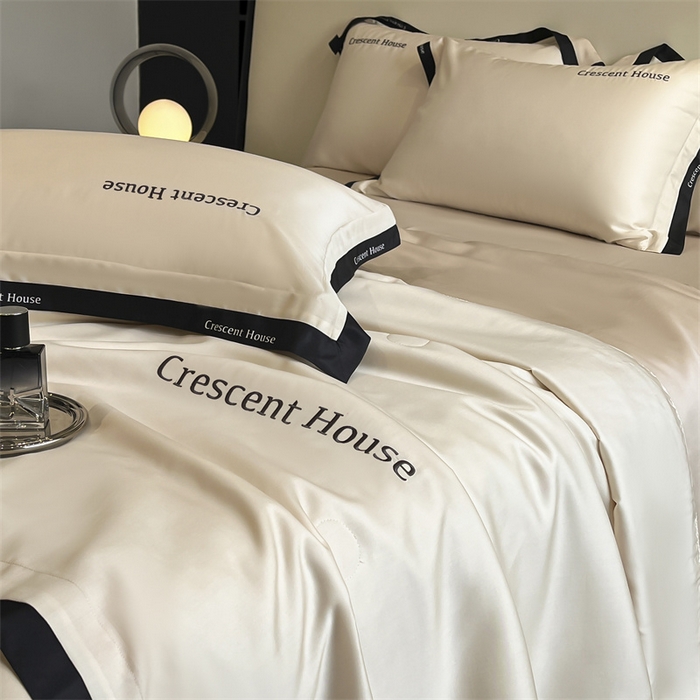 91家纺网 家纺一手货源 找家纺 笙意家纺 2025新款水洗冰丝夏被四件套-卡瑞娜系列 奶昔白+梧桐杏