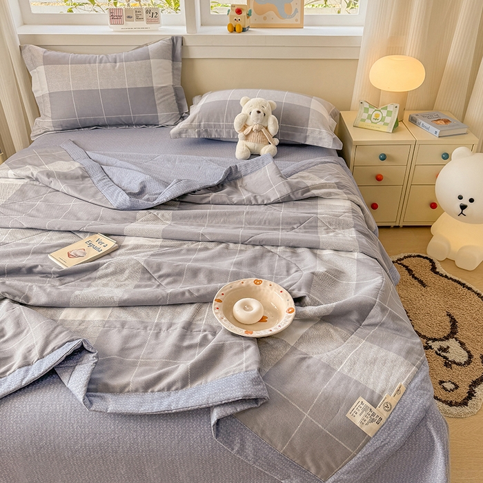 91家纺网 家纺一手货源 找家纺 梦依依 2025新款小清新印花系列里外全棉棉花被夏被四件套 卡罗琳