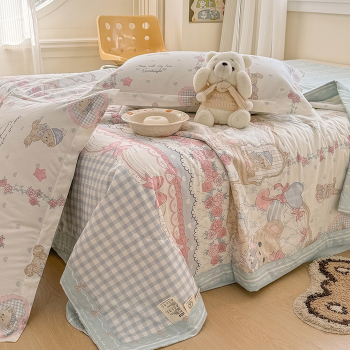 91家纺网 家纺一手货源 找家纺 梦依依 2025新款小清新印花系列里外全棉棉花被夏被四件套 宝利熊