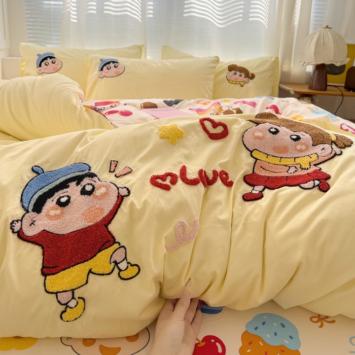 91家纺网 家纺一手货源 找家纺 罗亿家纺 2025新款云朵棉可爱毛巾绣系列四件套 小新的爱情