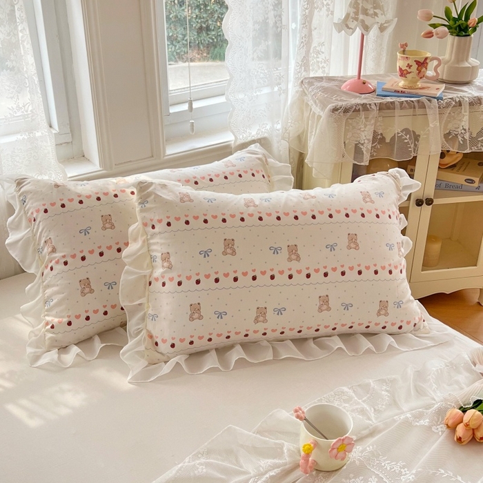 91家纺网 家纺一手货源 找家纺 梦舒羽  2025新款针织棉双层纱花边枕头套双人枕套枕芯套宿舍单人枕头内胆套 花边款-草莓熊宝