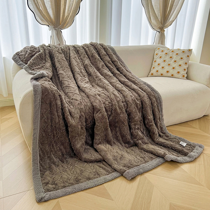 91家纺网 家纺一手货源 找家纺 澳梵家居 2025新款塔芙绒提花毛毯盖毯 深灰-灰