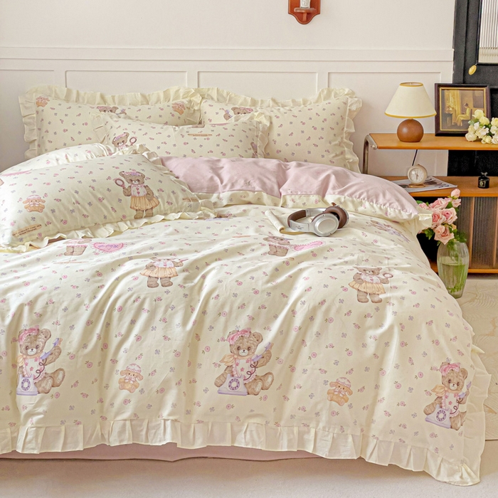 91家纺网 家纺一手货源 找家纺 澳梵家居 2025新款全棉印花韩版花间捕梦四件套 乖乖熊