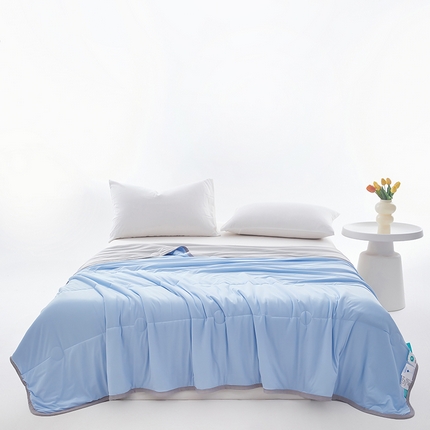 91家纺网 家纺一手货源 找家纺 联林2025新款纯色针织凉感丝空调被详情 晴空蓝-灰