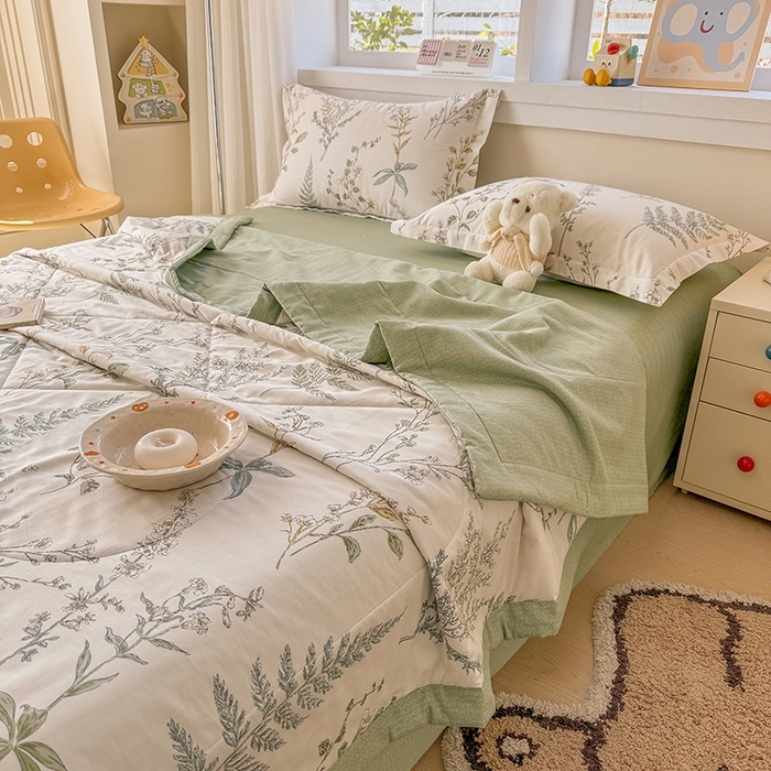 91家纺网 家纺一手货源 找家纺 梦依依 2025新款小清新印花系列里外全棉棉花被夏被四件套 春涧