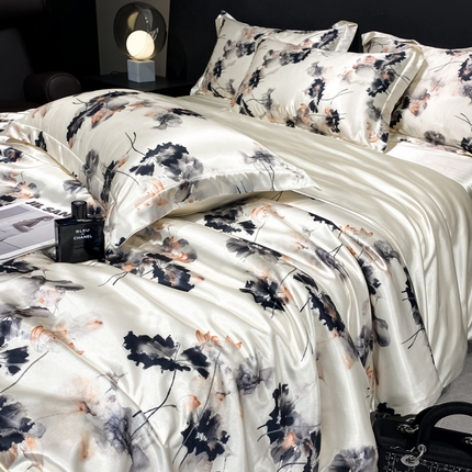 91家纺网 家纺一手货源 找家纺 （总）黄鹂鸟 2025新款高端轻奢丝滑裸睡丝绸数码印花水洗真丝天丝四件套系列 -风格四