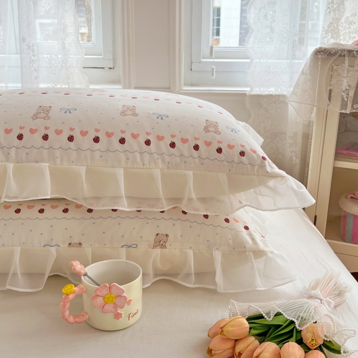 91家纺网 家纺一手货源 找家纺 梦舒羽  2025新款针织棉双层纱花边枕头套双人枕套枕芯套宿舍单人枕头内胆套 花边款-草莓熊宝