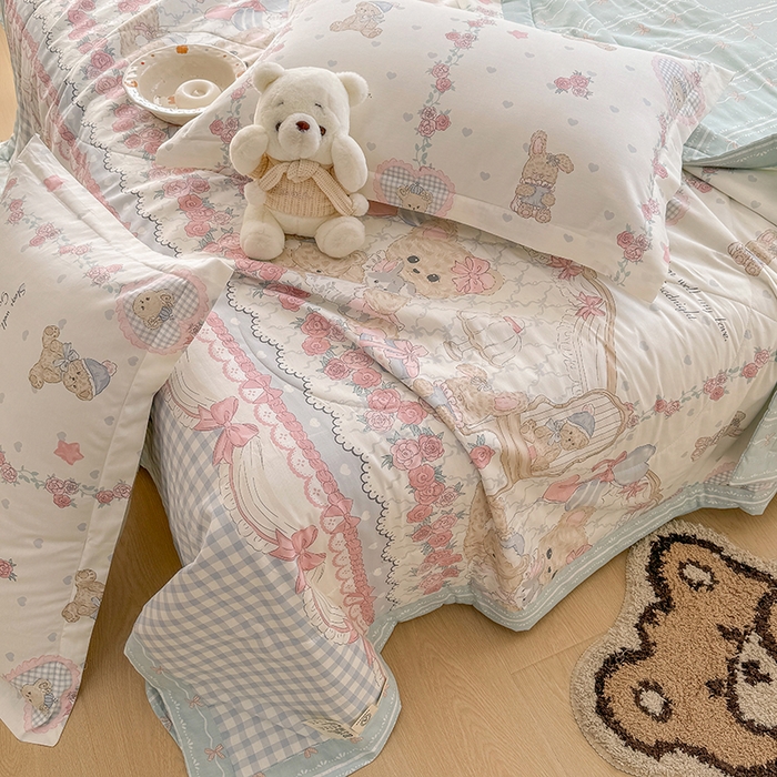 91家纺网 家纺一手货源 找家纺 梦依依 2025新款小清新印花系列里外全棉棉花被夏被四件套 宝利熊