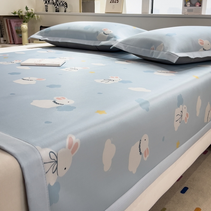 91家纺网 家纺一手货源 找家纺 丝羽坊 2025新款小版印花冰丝凉席平铺床席款冰丝席碳光冰丝凉席 兔宝