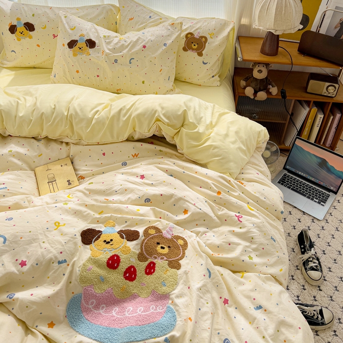 91家纺网 家纺一手货源 找家纺 罗亿家纺 2025新款云朵棉可爱毛巾绣系列四件套 芝士蛋糕熊