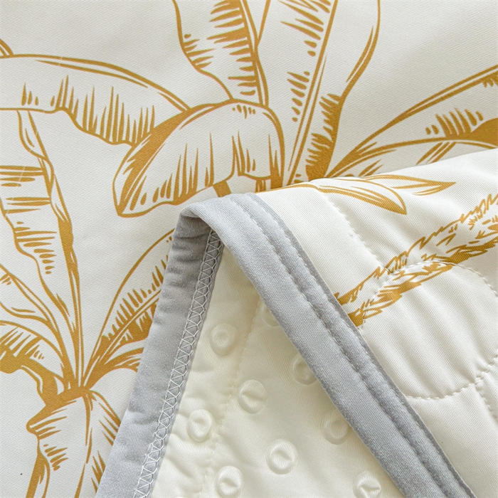 91家纺网 家纺一手货源 找家纺 雯豆2025春夏新款凉感丝夏被空调被子印花A类卡通小清新夏被 冰丝夏被四件套-千枝叶