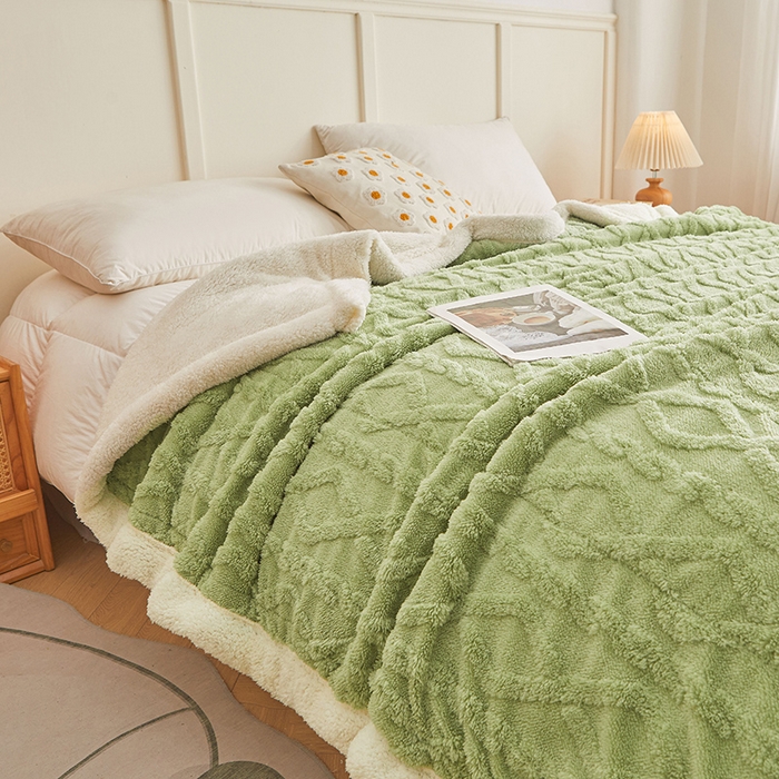 91家纺网 家纺一手货源 找家纺 澳梵家居 2025新款塔芙绒提花毛毯盖毯 草绿-白