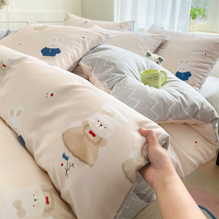 91家纺网 家纺一手货源 找家纺  本制 2025新款12868全棉印花四件套 起司兔-粉