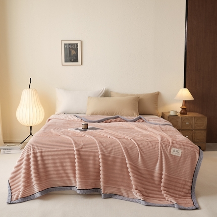 91家纺网 家纺一手货源 找家纺 （总）澳梵家居 2025新款魔法绒糯糯绒提花抽条毛毯盖毯