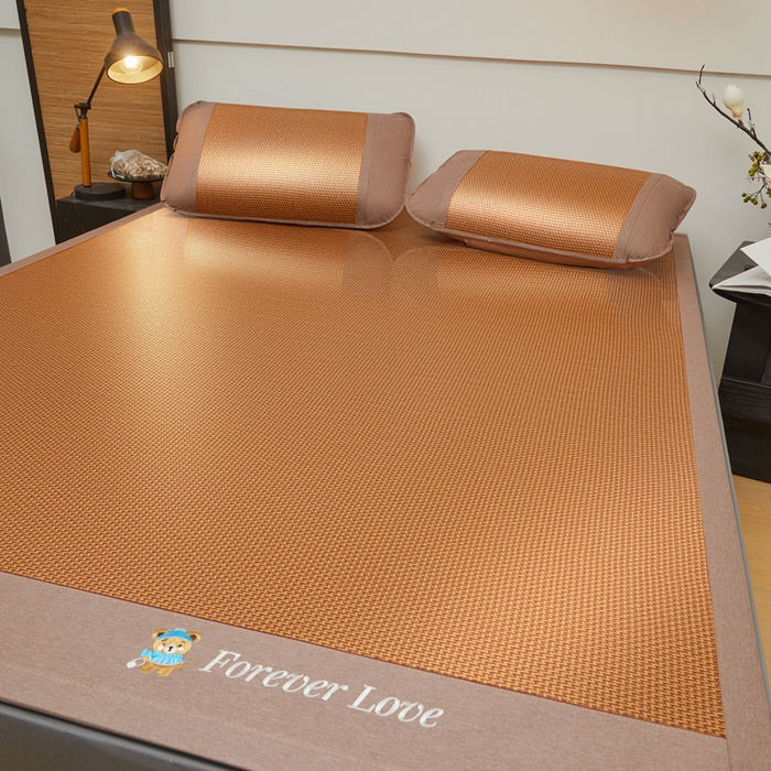 91家纺网 家纺一手货源 找家纺 尚品凤凰 2025新款冰藤席小熊绣花藤席 步步高