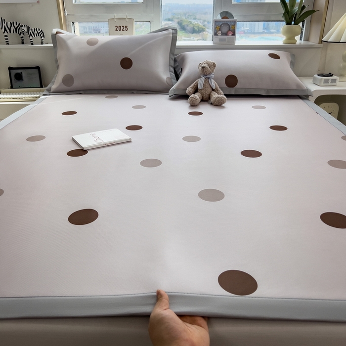 91家纺网 家纺一手货源 找家纺 丝羽坊 2025新款小版印花冰丝凉席平铺床席款冰丝席碳光冰丝凉席 小圆满