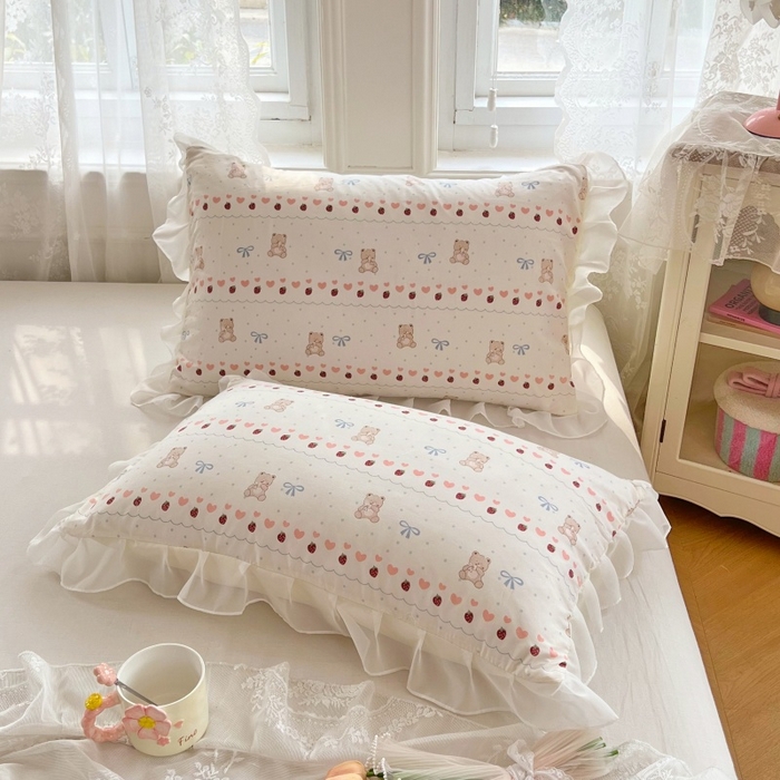 91家纺网 家纺一手货源 找家纺 梦舒羽  2025新款针织棉双层纱花边枕头套双人枕套枕芯套宿舍单人枕头内胆套 花边款-草莓熊宝