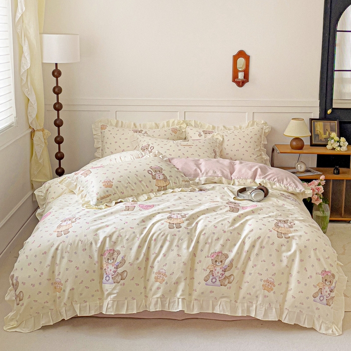 91家纺网 家纺一手货源 找家纺 澳梵家居 2025新款全棉印花韩版花间捕梦四件套 乖乖熊