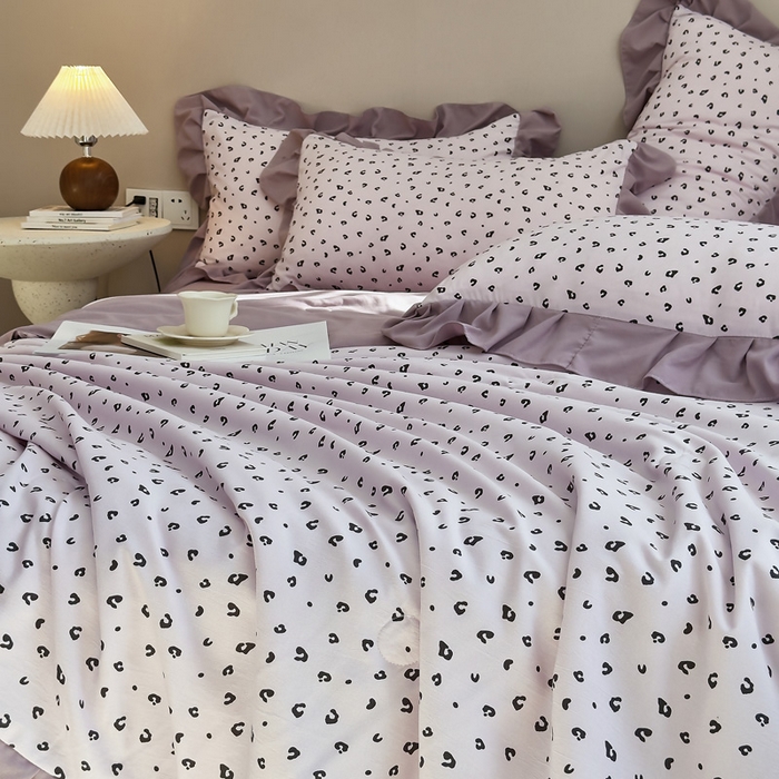 91家纺网 家纺一手货源 找家纺 梦莱斯2025新款针织棉夏被四件套 粉点豹纹